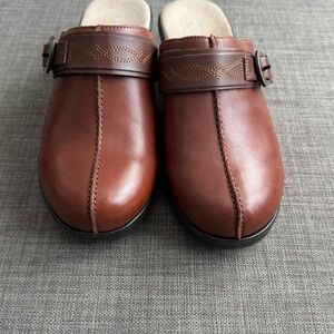 Easy Spirit Women's Pine Clog, Brown 210, Size 8WW Nib